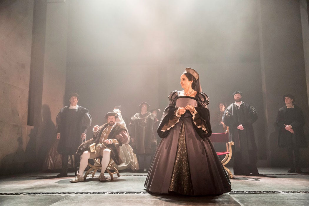 WOLF HALL: Lydia-Leonard as Anne Boleyn, Ben Miles as Thomas-Cromwell, Nathaniel Parker as Henry-VIII, Matthew Pidgeon as Stephen Gardiner. Photographer: Johan Persson