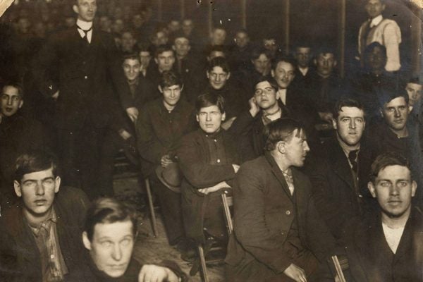 this photograph likely depicts one of the classrooms where migratory workers passing through Chicago obtained practical and academic educational experience.