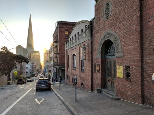 Photograph of Chinatown YWCA in San Francisco (now used by the Chinese Historical Society). Julia Morgan architect. https://commons.wikimedia.org/wiki/File:Chinatown_San_Francisco_%2826720090647%29.jpg