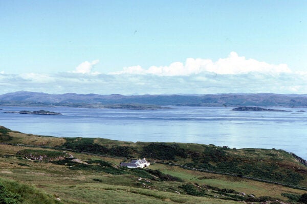 Source: https://commons.wikimedia.org/wiki/File:Barnhill_from_above_-_geograph.org.uk_-_2230480.jpg