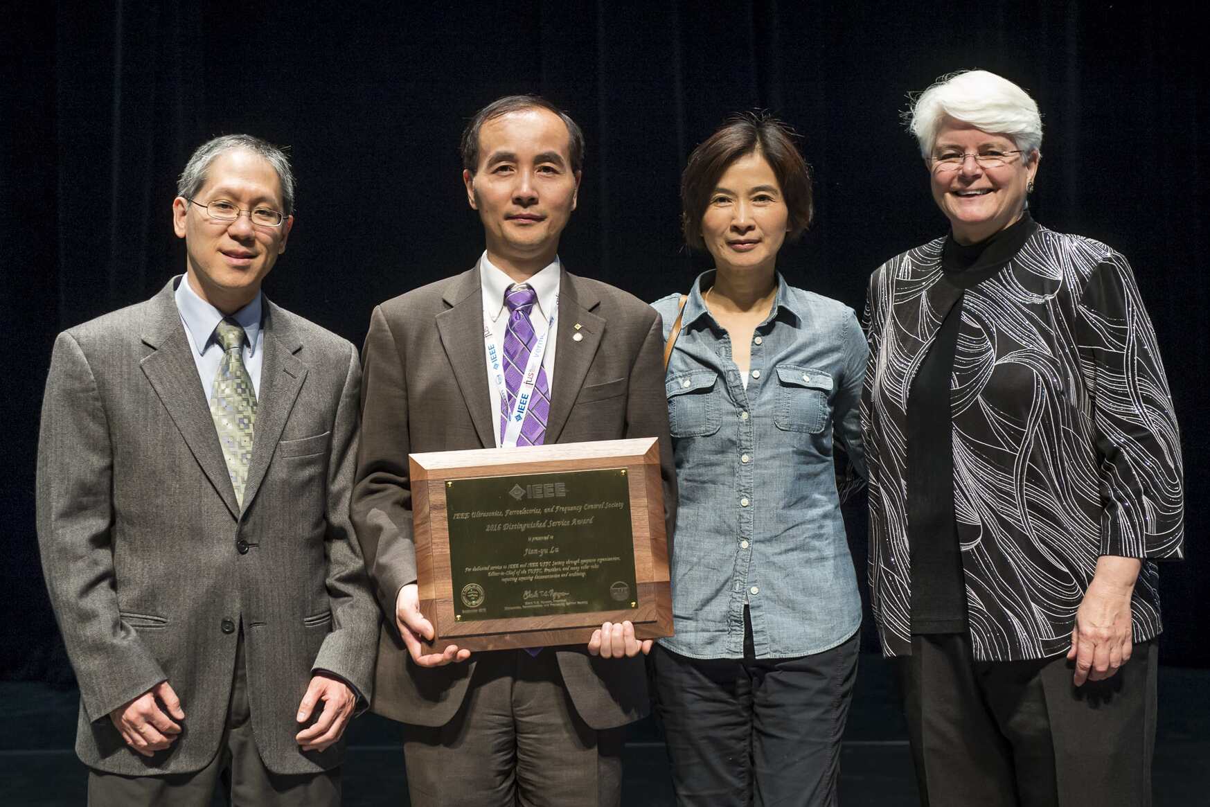 Jian-yu Lu receives award